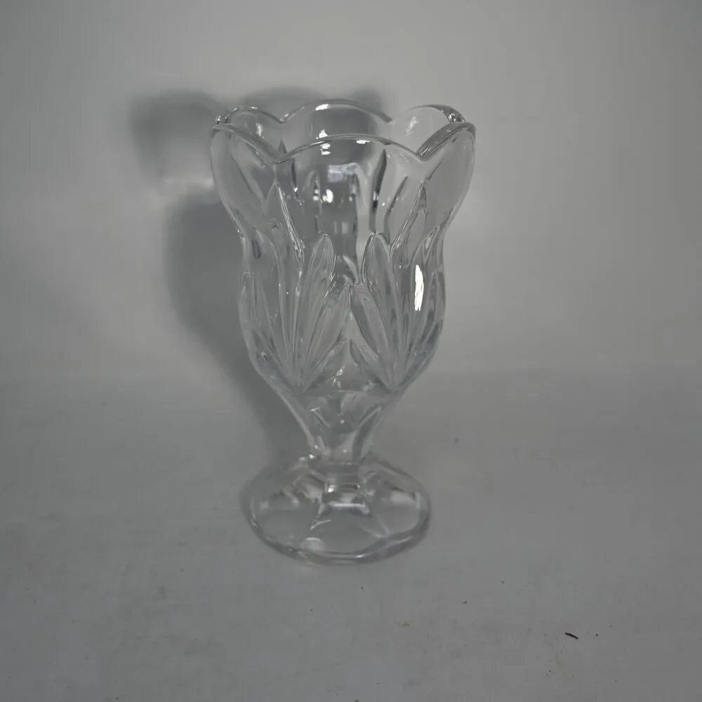 Royal Limited 24% Lead Crystal Tulip Vase Pedestal Scalloped Rim Czech Republic